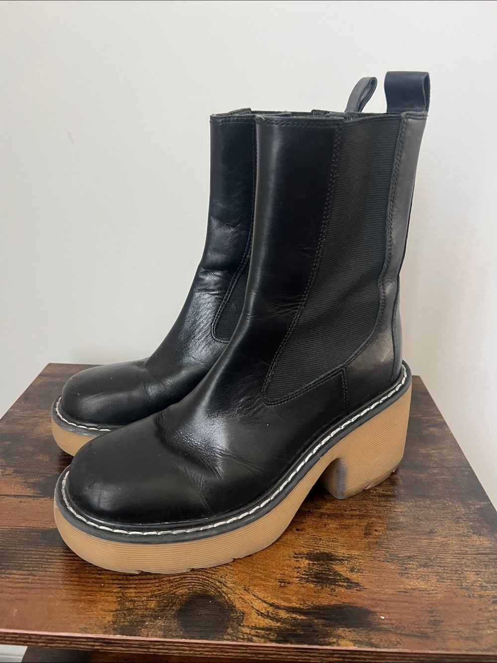 Marc Fisher LTD black women’s leather platform Chelsea boots, sz 6 #
